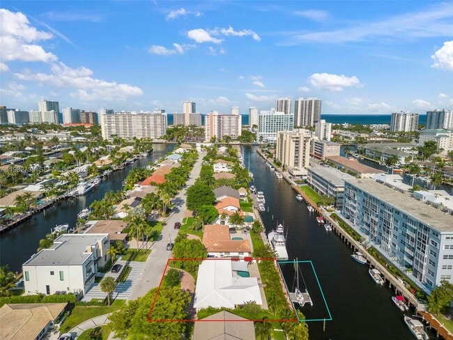 Building Photo - 2816 NE 35th St