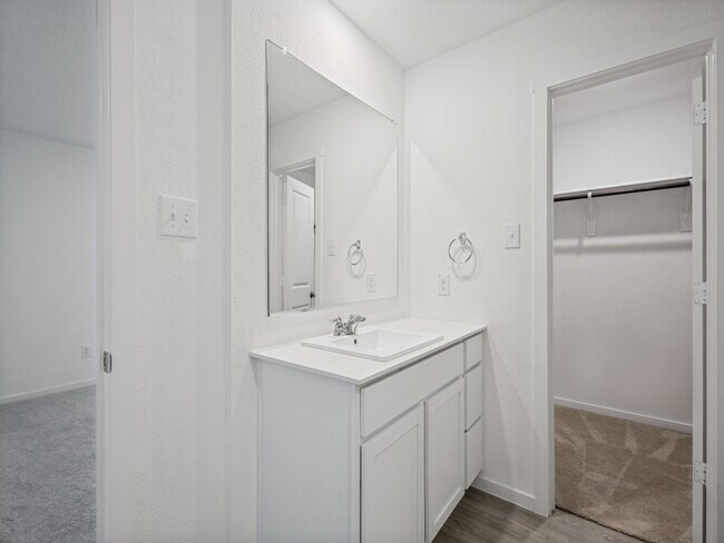 Building Photo - 6736 Bramblewood Dr