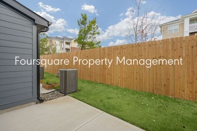 Building Photo - Modern 4-Bed / 3.5-Bath Townhome with Main Level Hard-Surface Floors , Back Patio – Easy Access t...