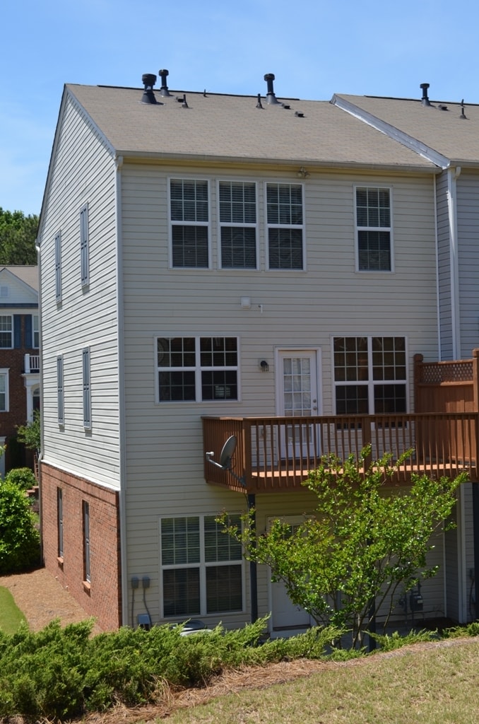 Back 1 - 1371 Thornborough Dr