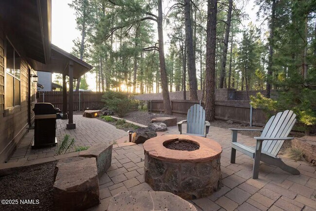 Building Photo - Elegant Presidio in the Pines Home! 5 Bed, 2.5 Bath + 2 Car Gar. & A/C! Students & Small Pets OK!...
