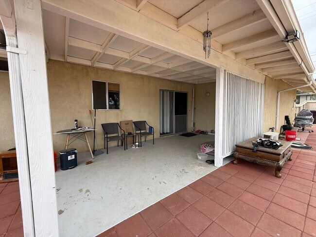 Building Photo - 2 Bedroom Yucca Valley Home