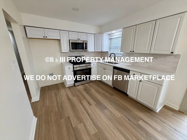 Building Photo - 816 S Montclaire Dr