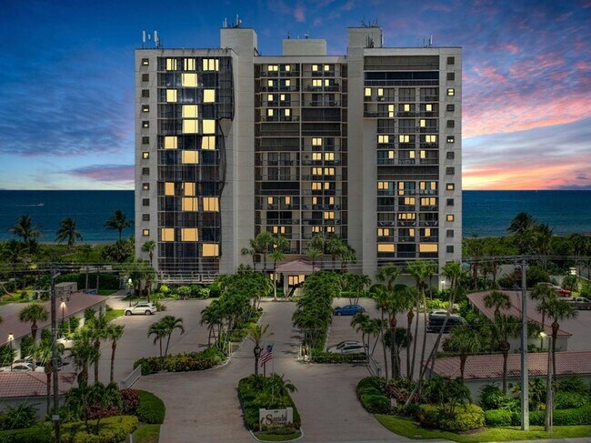 Building Photo - 3101 N Hwy A1A
