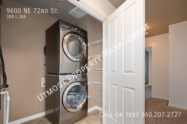 Building Photo - Easy Living 3BD Townhouse