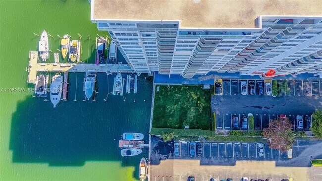 Building Photo - 18071 Biscayne Blvd