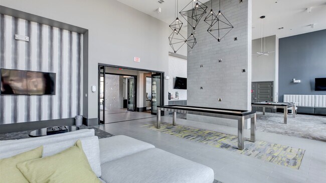 Building Photo - 501 Summit Blvd