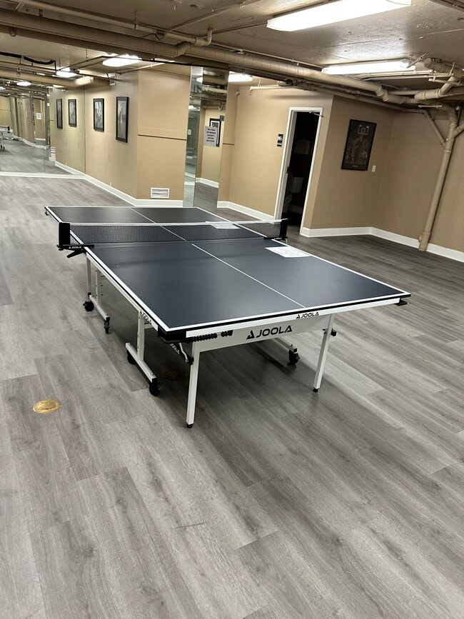 Building Photo - 10982 Roebling Ave