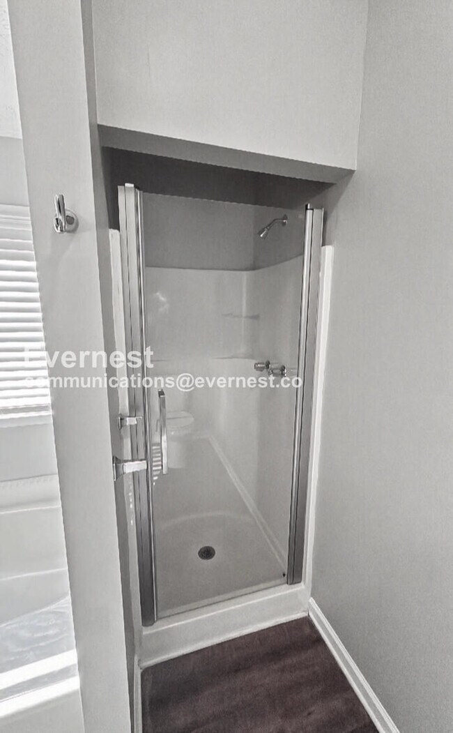 Building Photo - Limited Time Special Offer / 3 Bed, 2 Bath Home with Garage / Pet-Friendly / Vouchers Accepted / ...