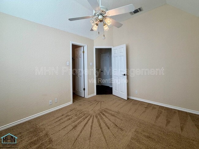 Building Photo - 1307 Adobe Run