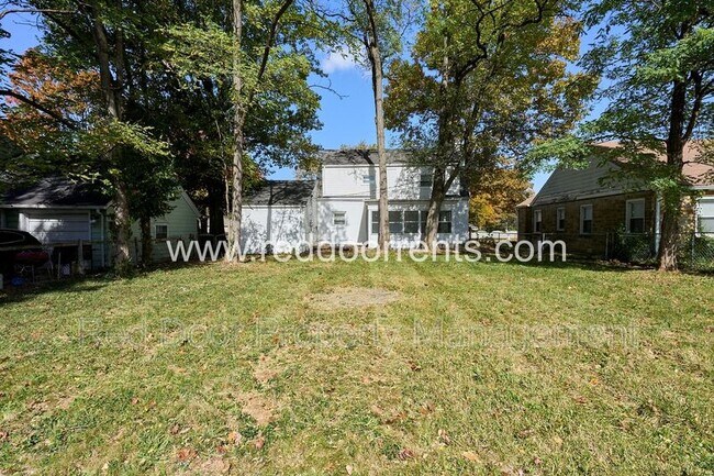 Building Photo - 3907 E 38th St