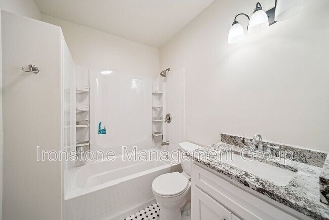 Building Photo - 1435 S Peoria Ave