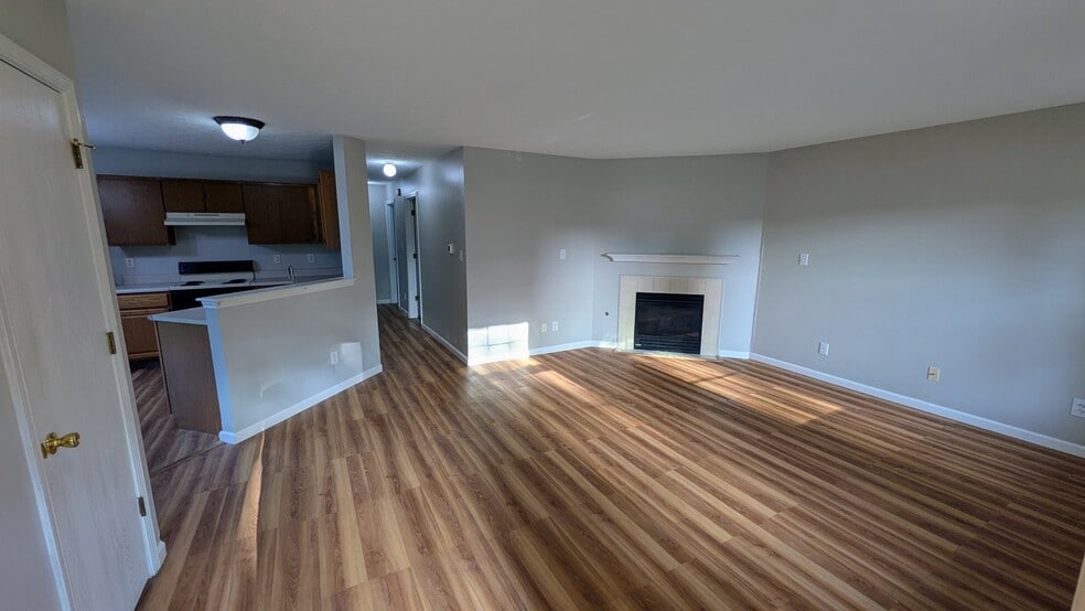 Building Photo - 1065 Williamsburg Way