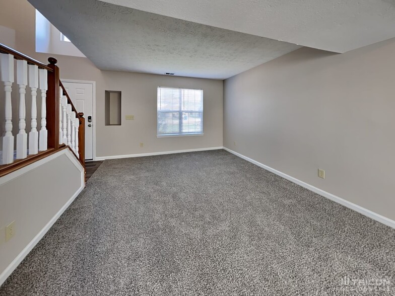 Building Photo - 1022 Pine Mountain Way