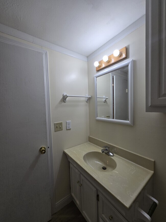 Building Photo - 5223 S Mosley St