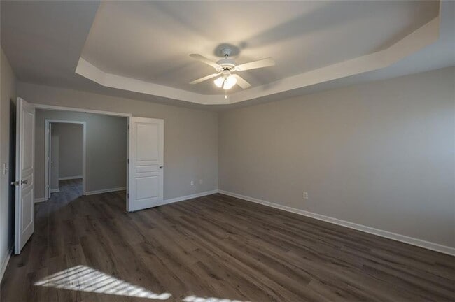 Building Photo - 204 Parc View Ln