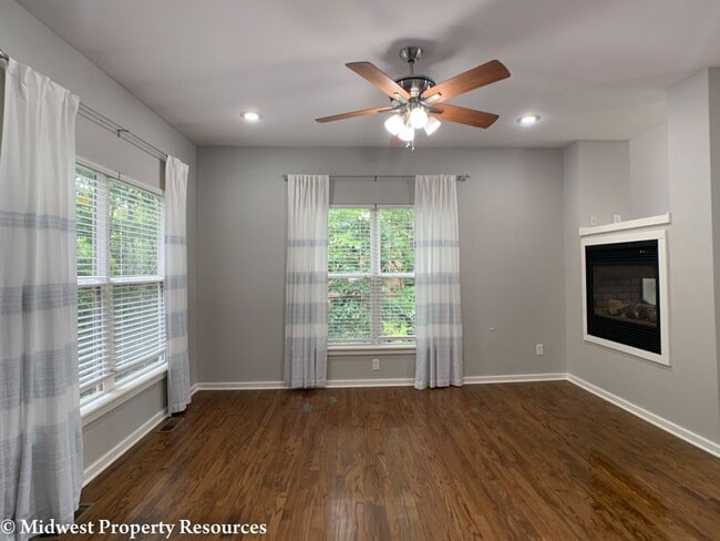 Building Photo - 3 Bedroom Home For Rent | Offered by Midwe...