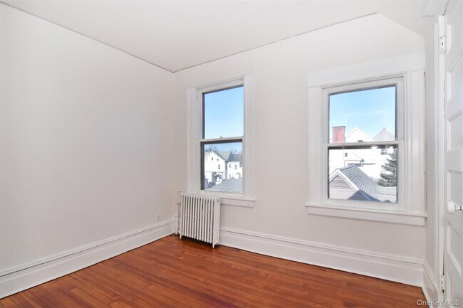 Building Photo - 132 Rich Ave