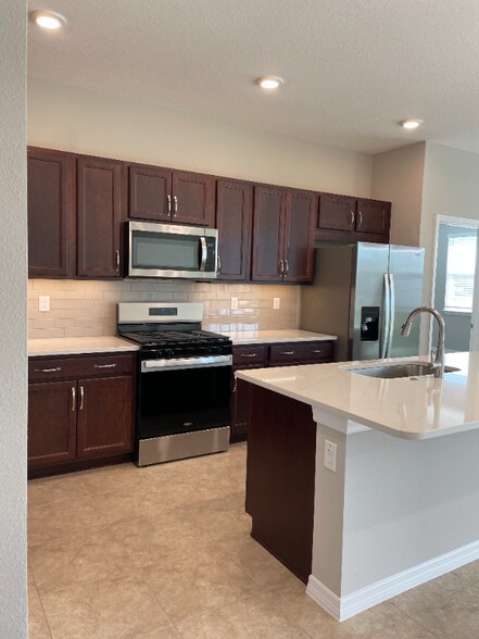 Building Photo - 7214 SW 57th St