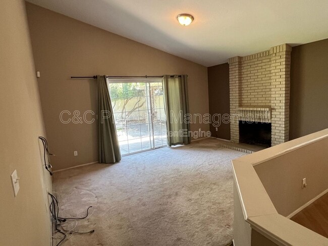 Building Photo - 1050 Colonial Ct