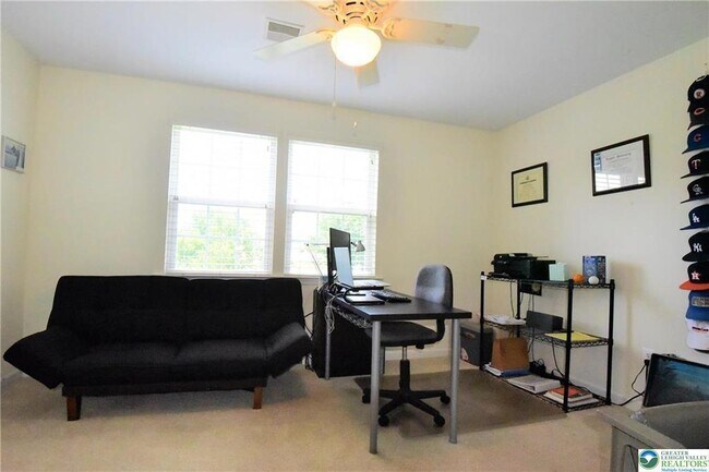 Building Photo - 1600 Oakridge Ln