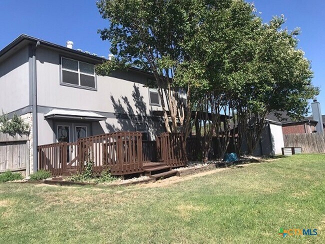 Building Photo - 419 Tomahawk Dr