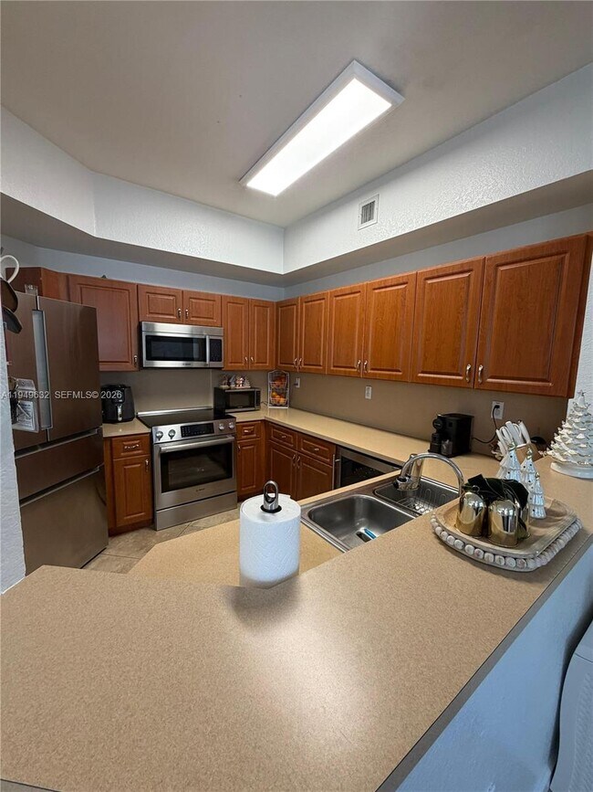 Building Photo - 8814 W Flagler St