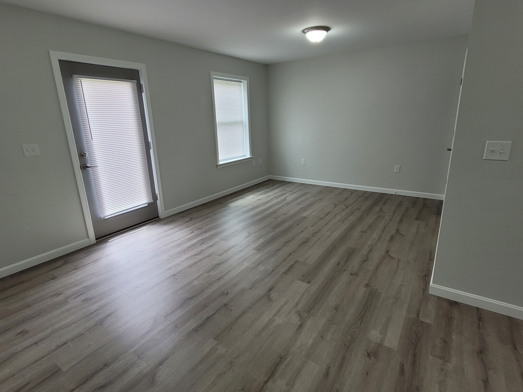 Building Photo - 8 Juniper Ln