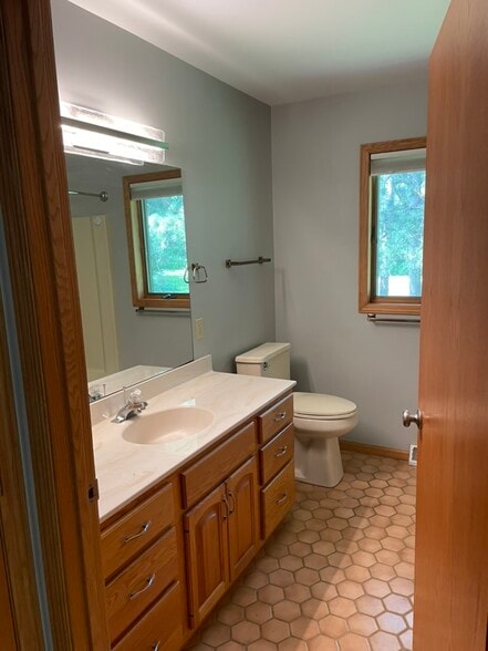 Building Photo - 421 County Road UU