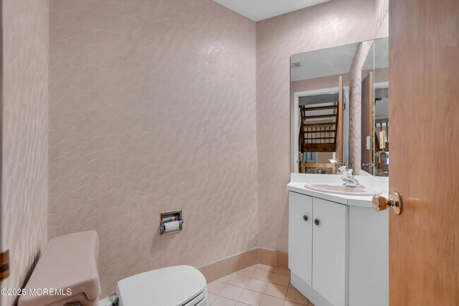 Building Photo - 4 Black Pine Ln