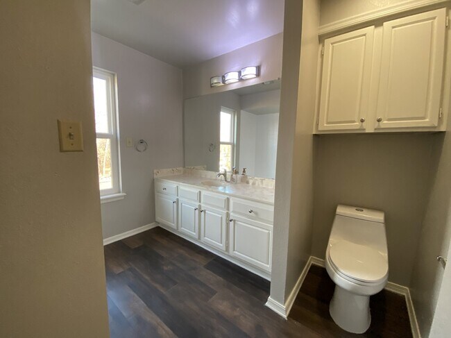 Building Photo - 9107 E 69th Pl