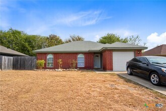 Building Photo - 2606 Cross Timber Dr