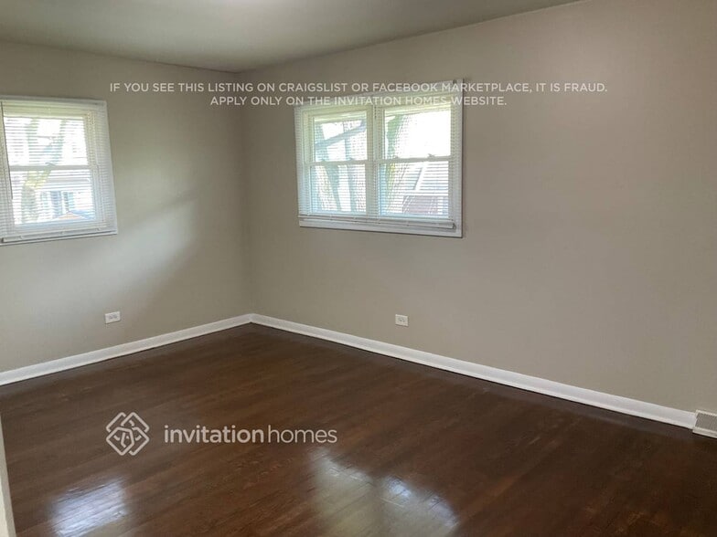 Building Photo - 5925 W 91st St