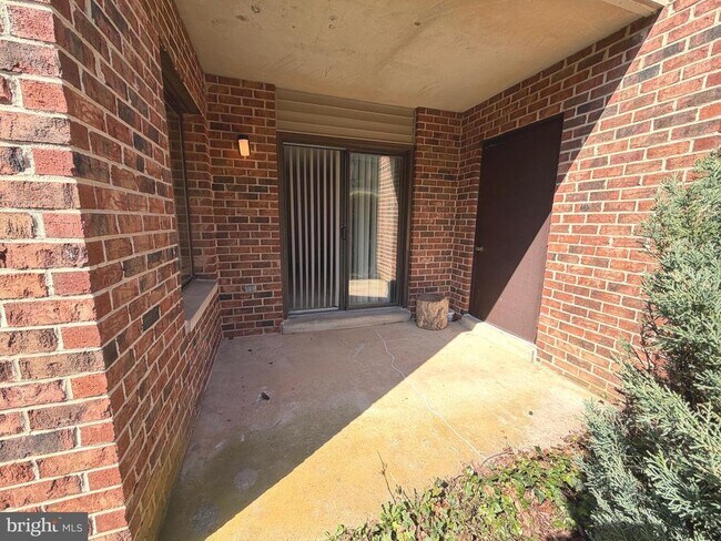 Building Photo - 18131 Chalet Dr