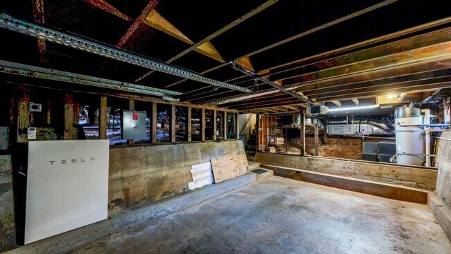 Building Photo - 4560 Sullivan Ct
