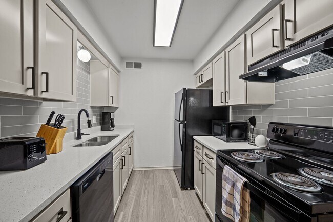 Building Photo - 1301 US-287