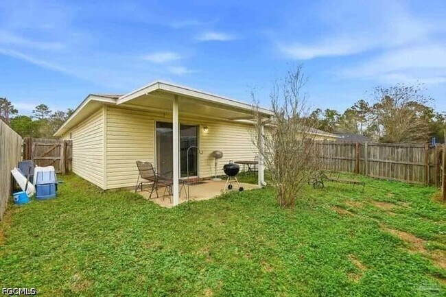Building Photo - 1060 Antigua Cir