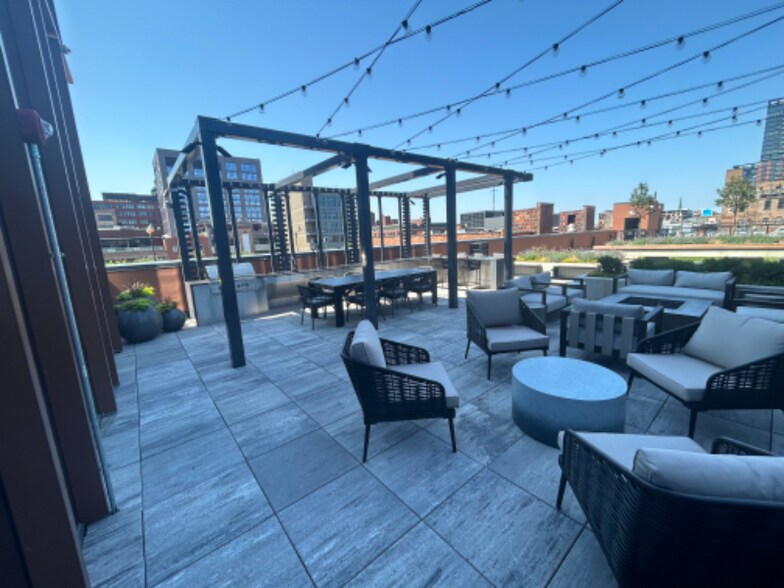 Building Photo - 1100 W Randolph St