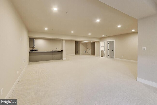 Building Photo - 6921 Renita Ln