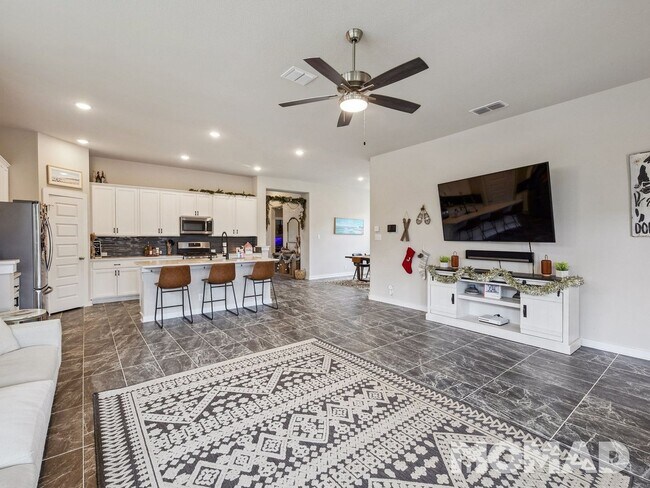 Building Photo - Updated 4-Bed, 3-Bath Home in Creekside – ...