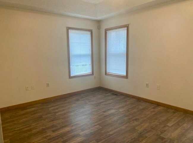 Building Photo - 8057 Red Squirrel Dr