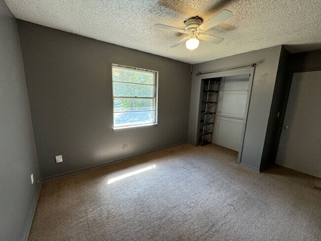 Building Photo - 3 bed 1.5 baths in Bethany!