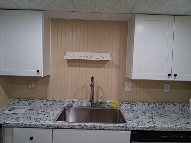 Building Photo - 3540 S Ocean Blvd