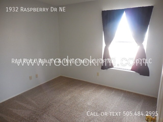 Building Photo - 1932 Raspberry Dr NE