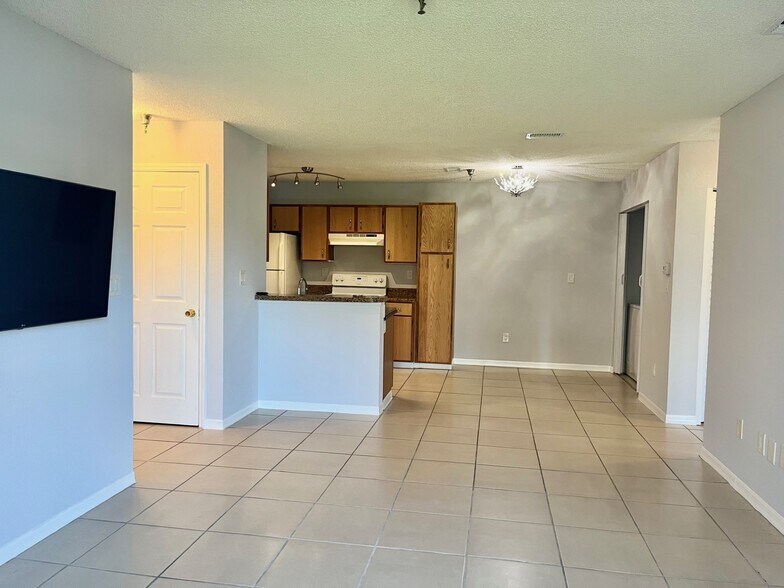 Primary Photo - 10265 Gandy Blvd N