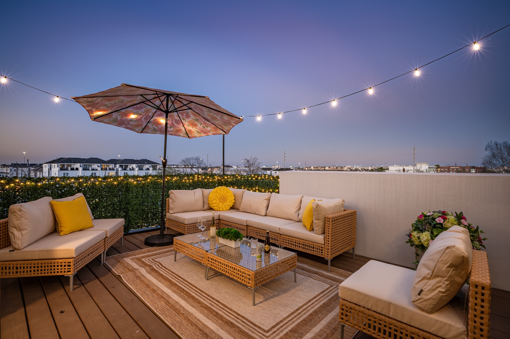 Building Photo - 917 Thompson St