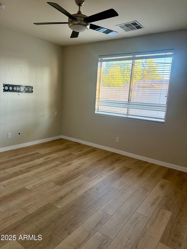 Building Photo - 1259 S Emmett Dr