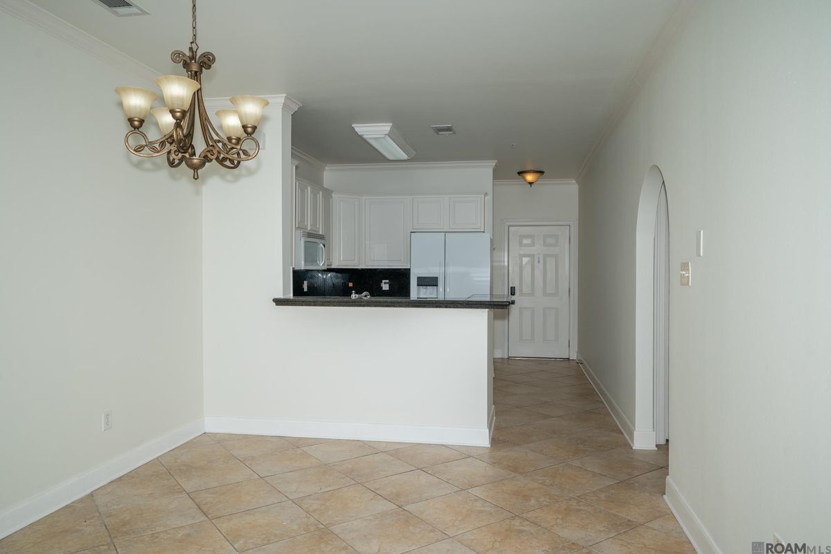 Building Photo - 12386 River Highlands Dr