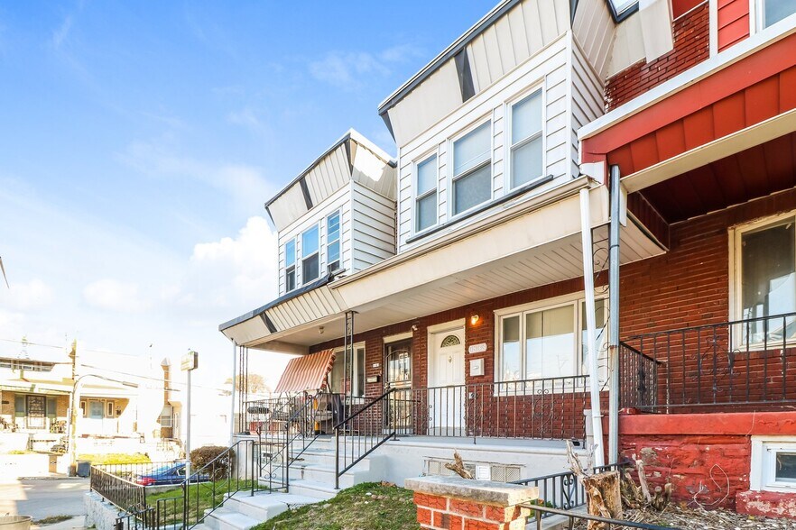 Building Photo - 5833 N Lambert St