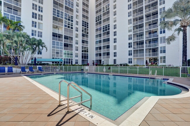 Building Photo - 1391 S Ocean Blvd
